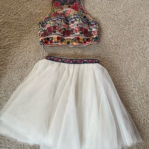 Sherri Hill 2 piece Appliqué Tulle Halter Dress Prom Size 2 Worn once